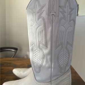 Women's White Heeled Boots